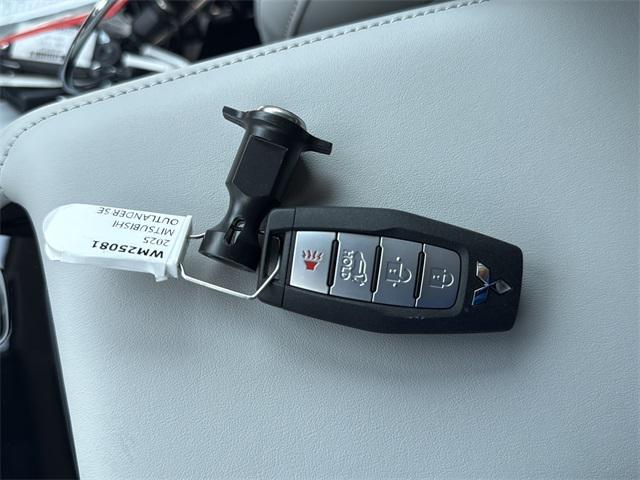 new 2025 Mitsubishi Outlander car, priced at $35,252