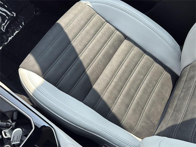 new 2025 Mitsubishi Outlander car, priced at $35,252