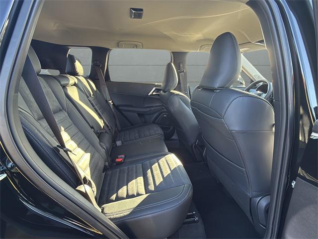 new 2025 Mitsubishi Outlander car, priced at $34,568