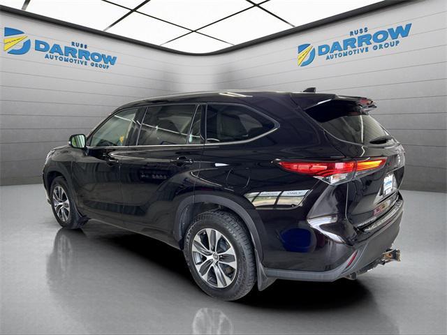 used 2021 Toyota Highlander car, priced at $33,794