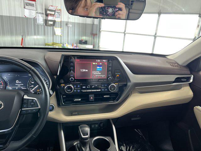 used 2021 Toyota Highlander car, priced at $34,455