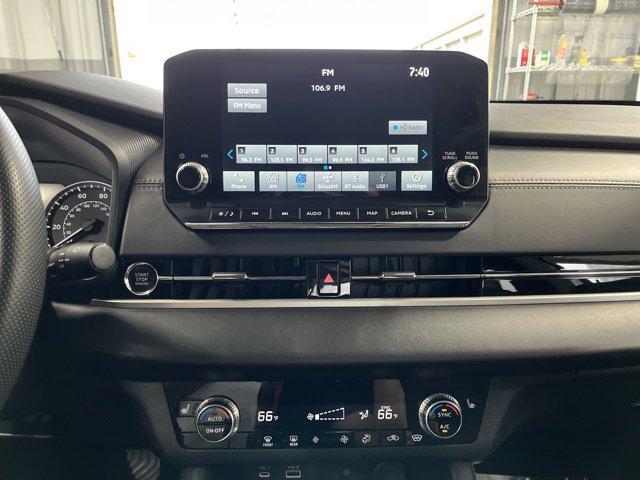 used 2024 Mitsubishi Outlander car, priced at $24,235