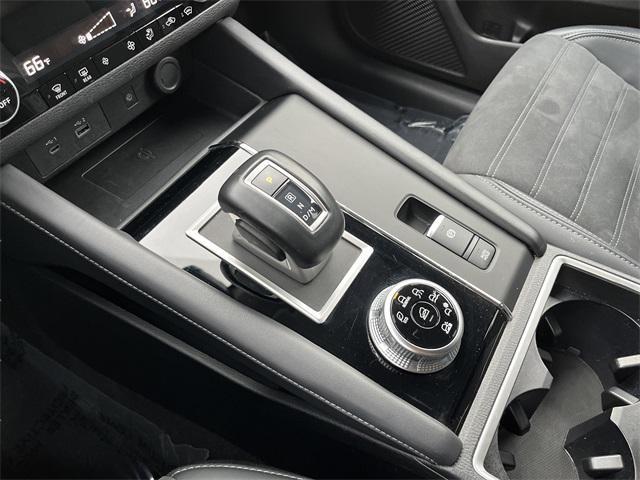 used 2024 Mitsubishi Outlander car, priced at $25,060