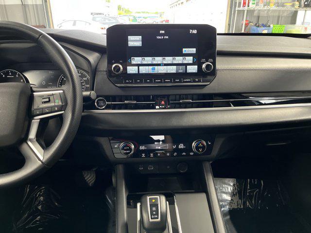 used 2024 Mitsubishi Outlander car, priced at $24,235