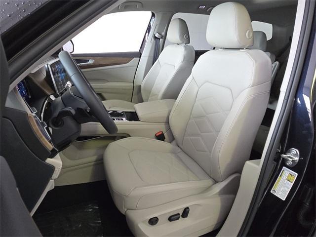 new 2025 Volkswagen Atlas car, priced at $43,013