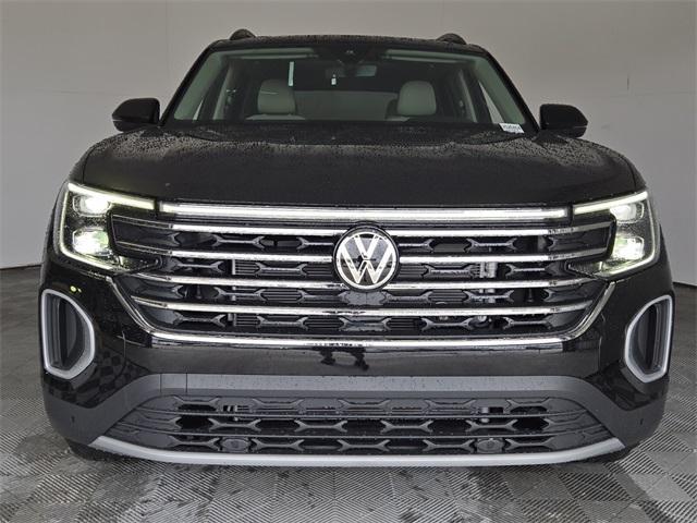 new 2025 Volkswagen Atlas car, priced at $43,013