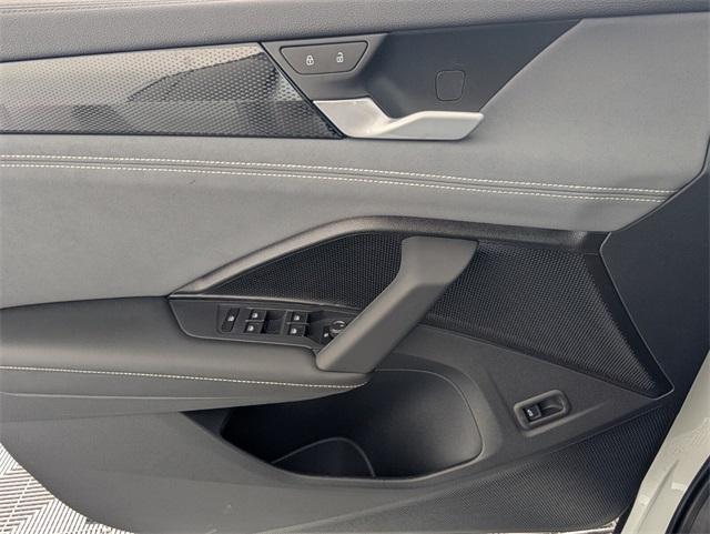 new 2025 Volkswagen Tiguan car, priced at $38,212