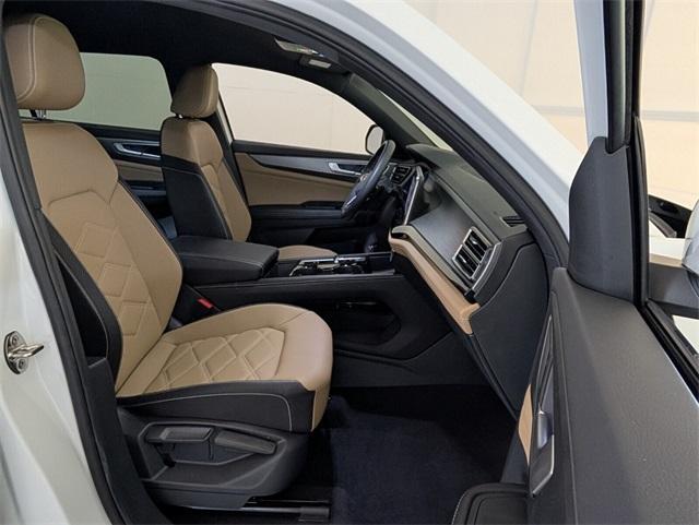 used 2024 Volkswagen Atlas Cross Sport car