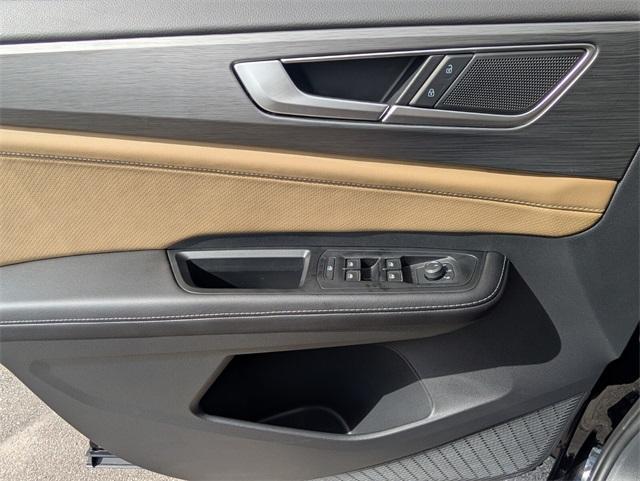 new 2026 Volkswagen Atlas Cross Sport car, priced at $38,385