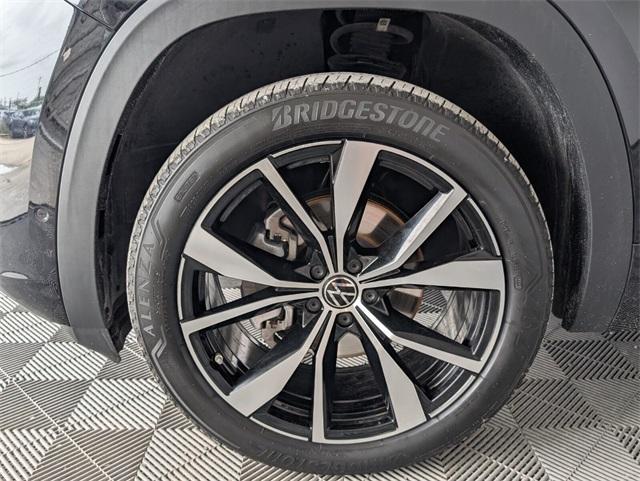used 2024 Volkswagen Atlas car, priced at $43,991