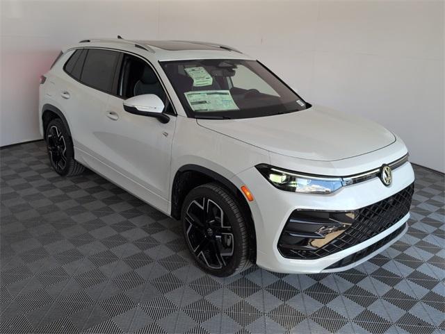 new 2025 Volkswagen Tiguan car, priced at $42,020