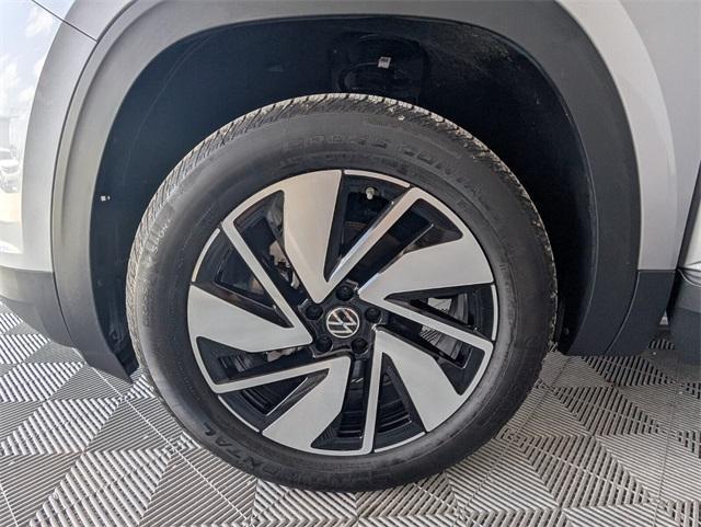 new 2025 Volkswagen Atlas car, priced at $40,813