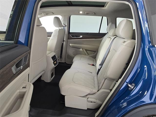 new 2025 Volkswagen Atlas car, priced at $53,168