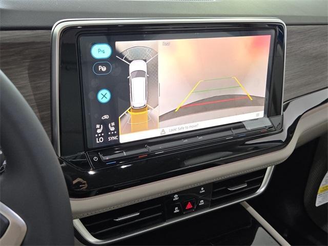 new 2025 Volkswagen Atlas car, priced at $53,168