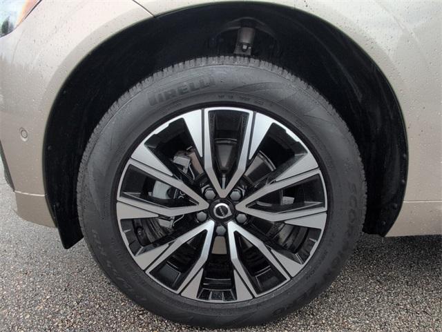used 2023 Volvo XC60 car, priced at $34,979