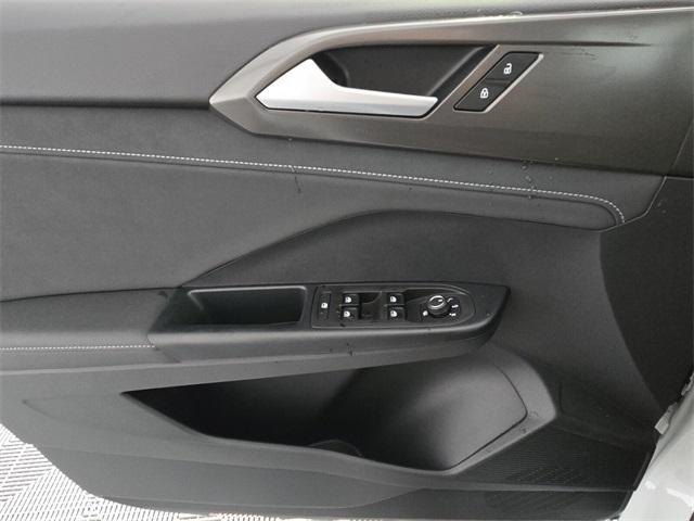 new 2025 Volkswagen Taos car, priced at $33,289