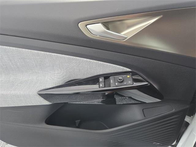 new 2025 Volkswagen ID.4 car, priced at $40,720