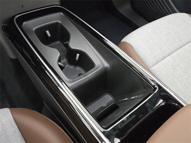 new 2025 Volkswagen ID.4 car, priced at $40,720