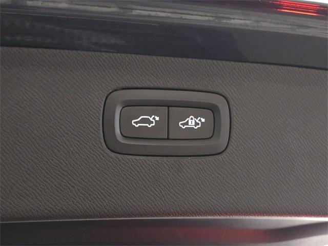 used 2020 Volvo XC90 car, priced at $25,700