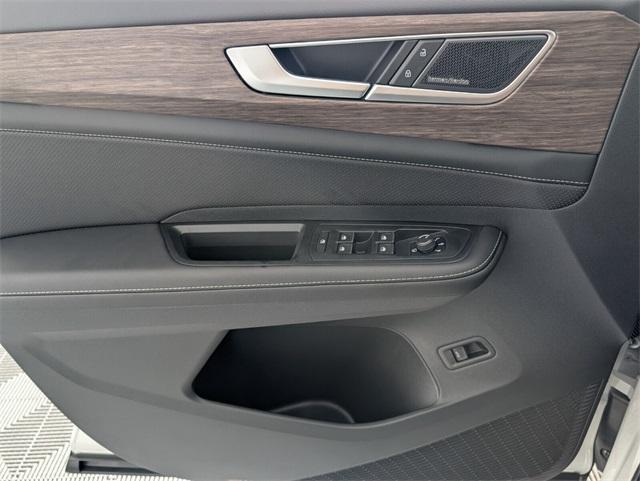 new 2025 Volkswagen Atlas car, priced at $52,245