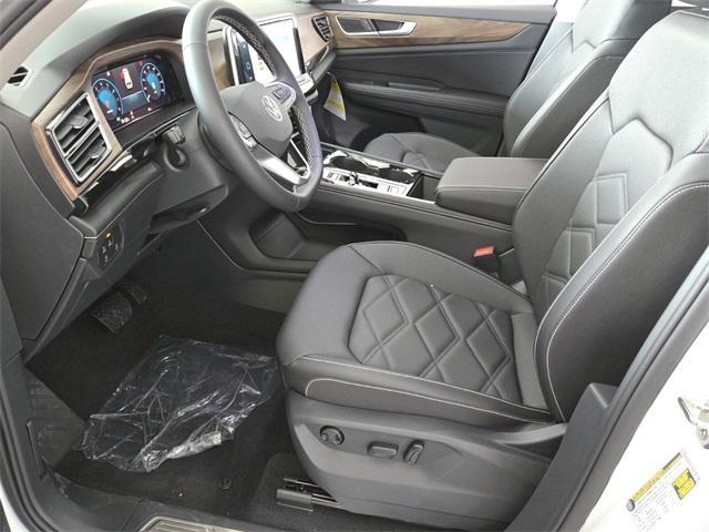 new 2025 Volkswagen Atlas car, priced at $43,648