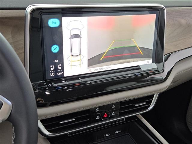 new 2025 Volkswagen Atlas car, priced at $42,576