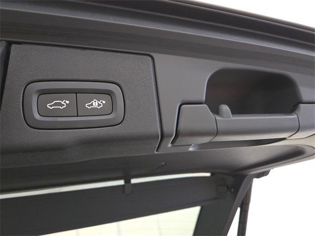 used 2022 Volvo XC60 car, priced at $35,471