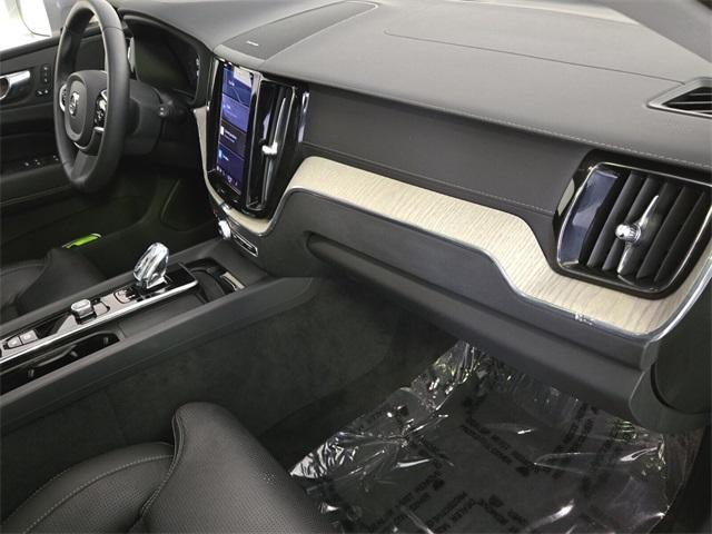 used 2022 Volvo XC60 car, priced at $35,471