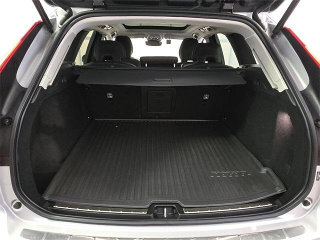 used 2022 Volvo XC60 car, priced at $35,471