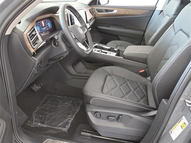 new 2025 Volkswagen Atlas car, priced at $42,064