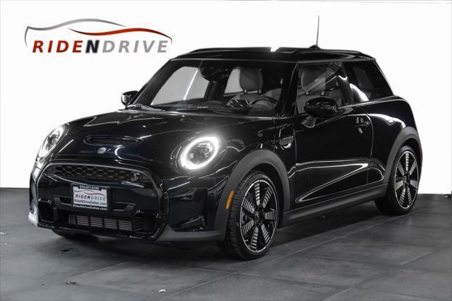 used 2024 MINI Hardtop car, priced at $29,988