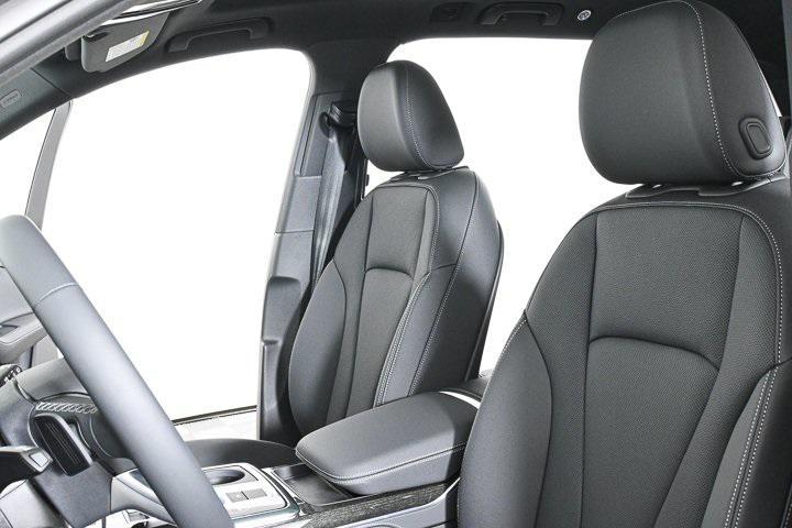 new 2025 Audi Q7 car, priced at $73,863