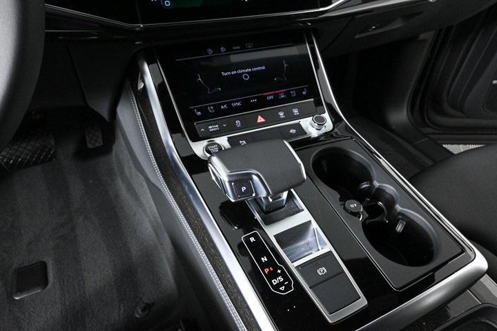 new 2025 Audi Q7 car, priced at $73,863
