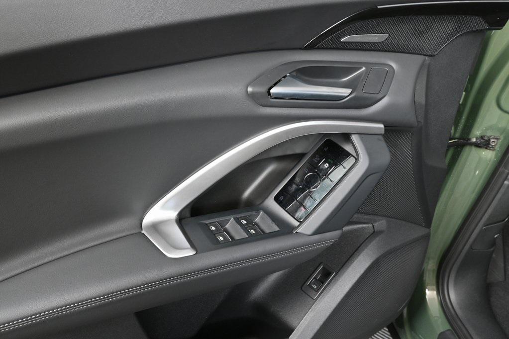 new 2025 Audi Q5 car, priced at $60,092