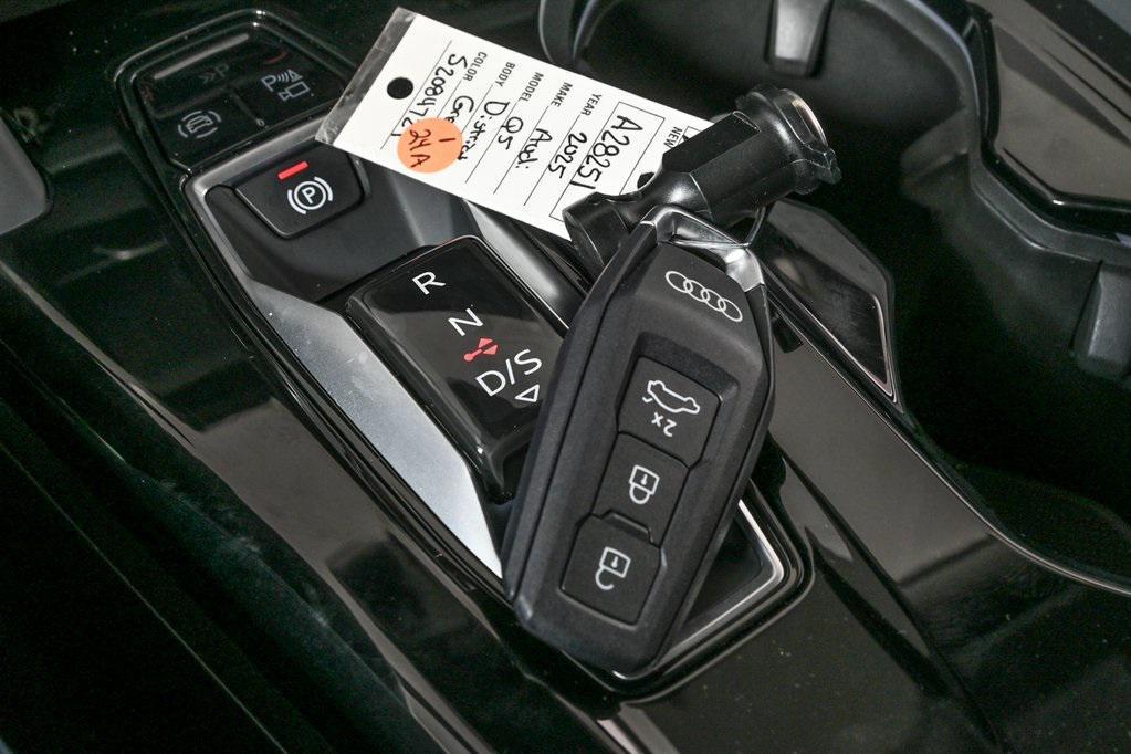 new 2025 Audi Q5 car, priced at $60,092