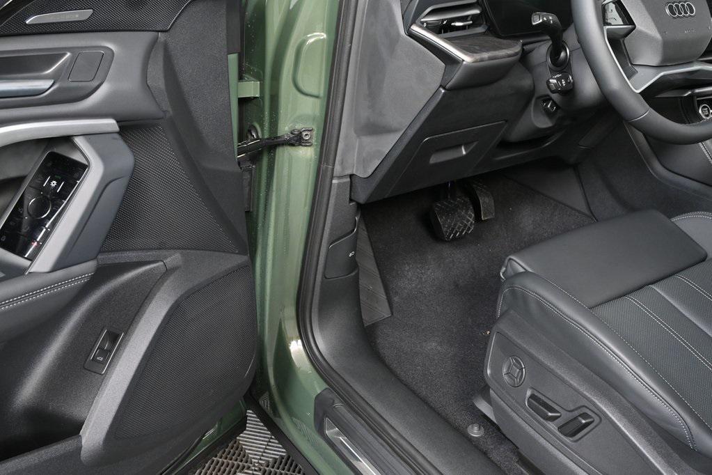 new 2025 Audi Q5 car, priced at $60,092