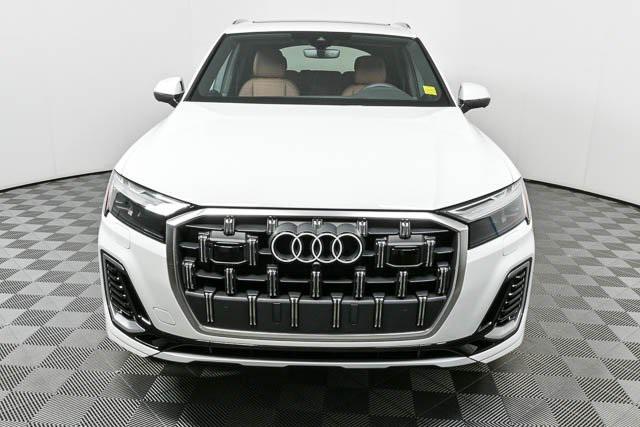 new 2025 Audi Q7 car, priced at $69,455