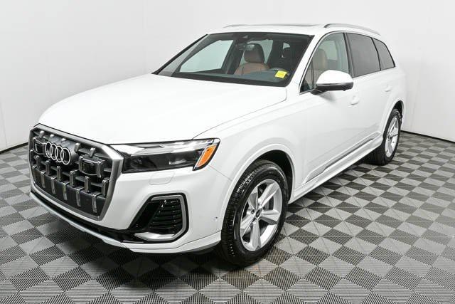 new 2025 Audi Q7 car, priced at $69,455