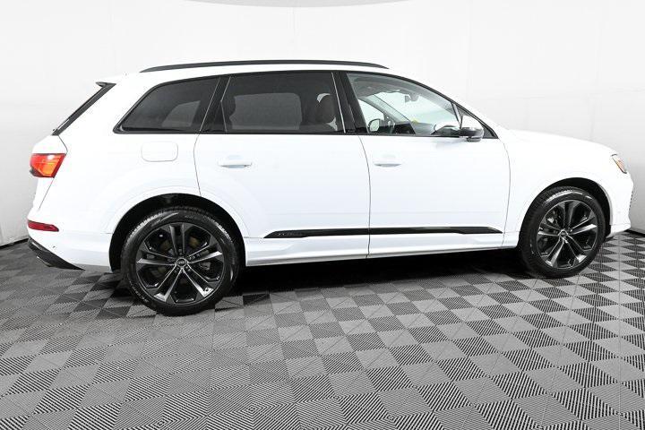 new 2025 Audi Q7 car, priced at $77,750