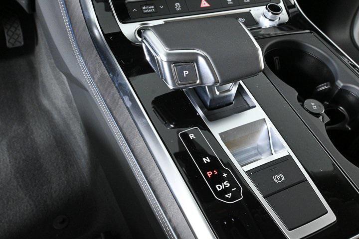 new 2025 Audi Q7 car, priced at $77,750