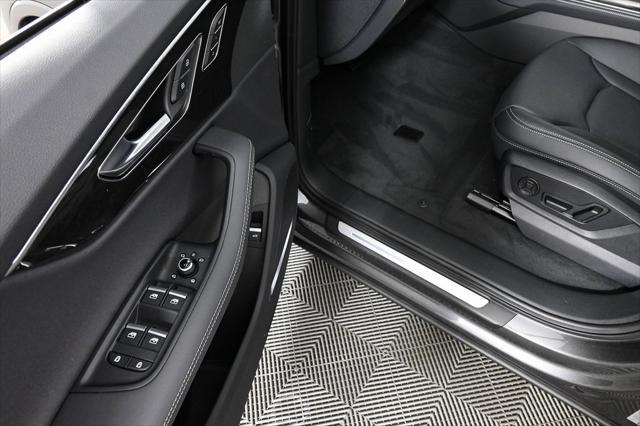 new 2025 Audi Q7 car, priced at $72,480