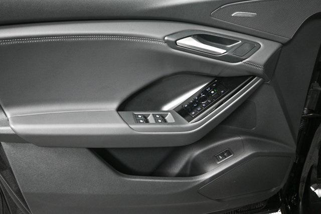 new 2025 Audi Q6 e-tron car, priced at $75,418