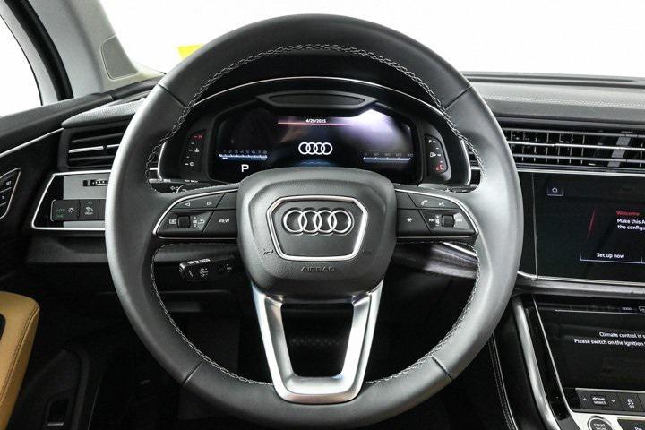 new 2025 Audi Q7 car, priced at $74,640