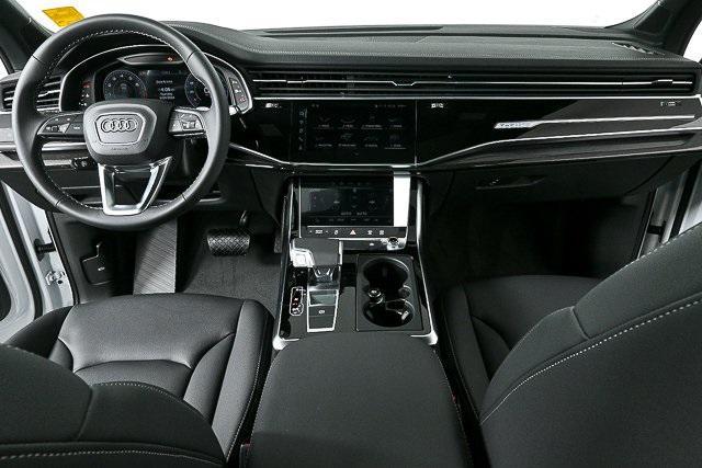 new 2025 Audi Q7 car, priced at $64,356