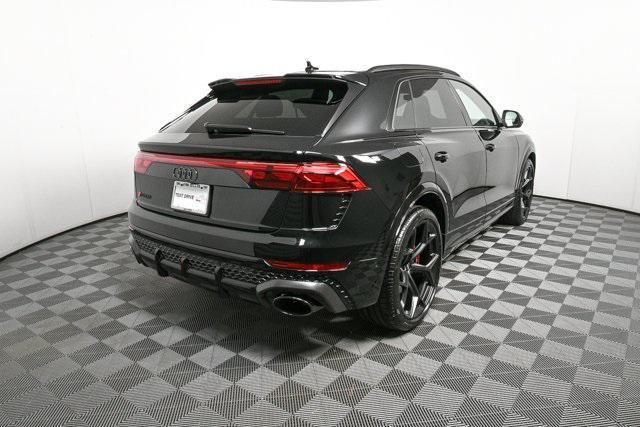 new 2025 Audi RS Q8 car, priced at $162,690