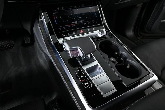 new 2025 Audi Q7 car, priced at $77,796