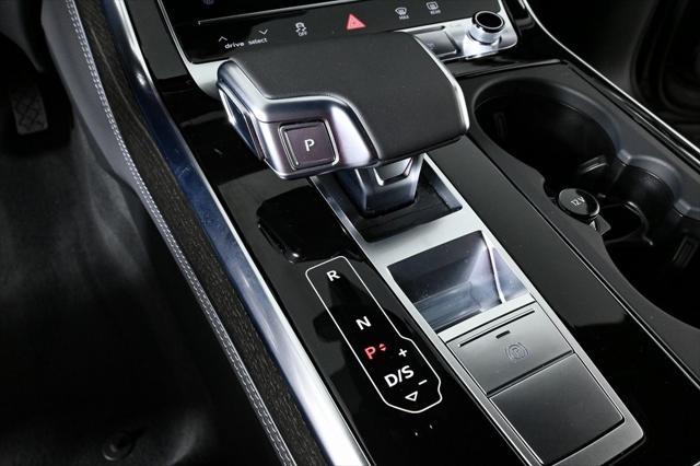 new 2025 Audi Q7 car, priced at $77,796