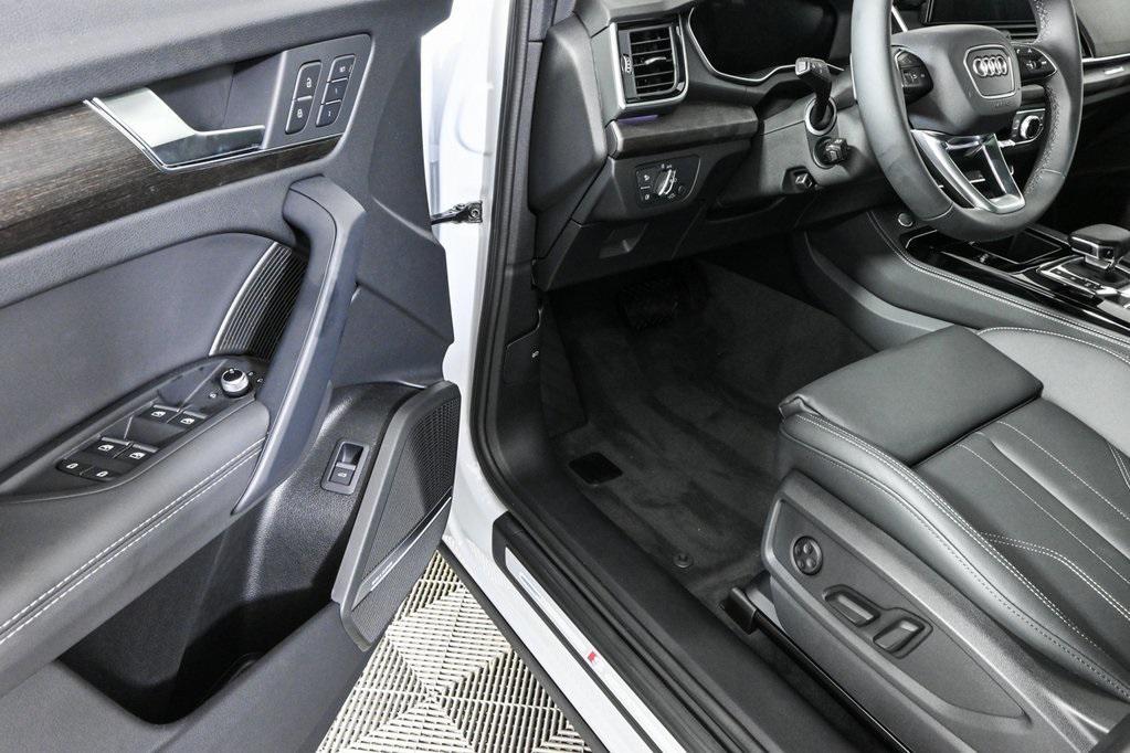 new 2025 Audi Q5 car, priced at $54,938