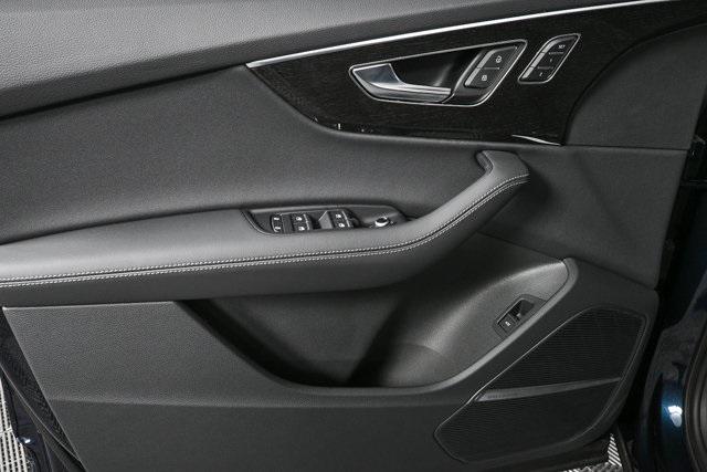 new 2025 Audi Q7 car, priced at $79,563