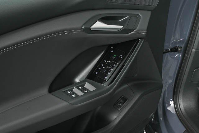new 2025 Audi Q6 e-tron car, priced at $67,277